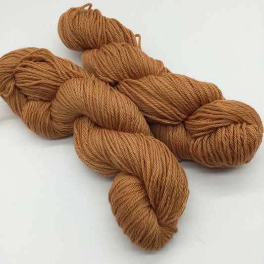 Falkland worsted "Pumpkin Spice"