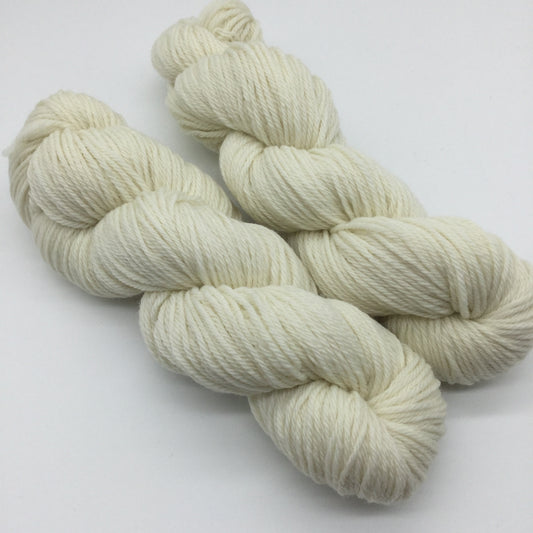 Falkland worsted "Natural White"